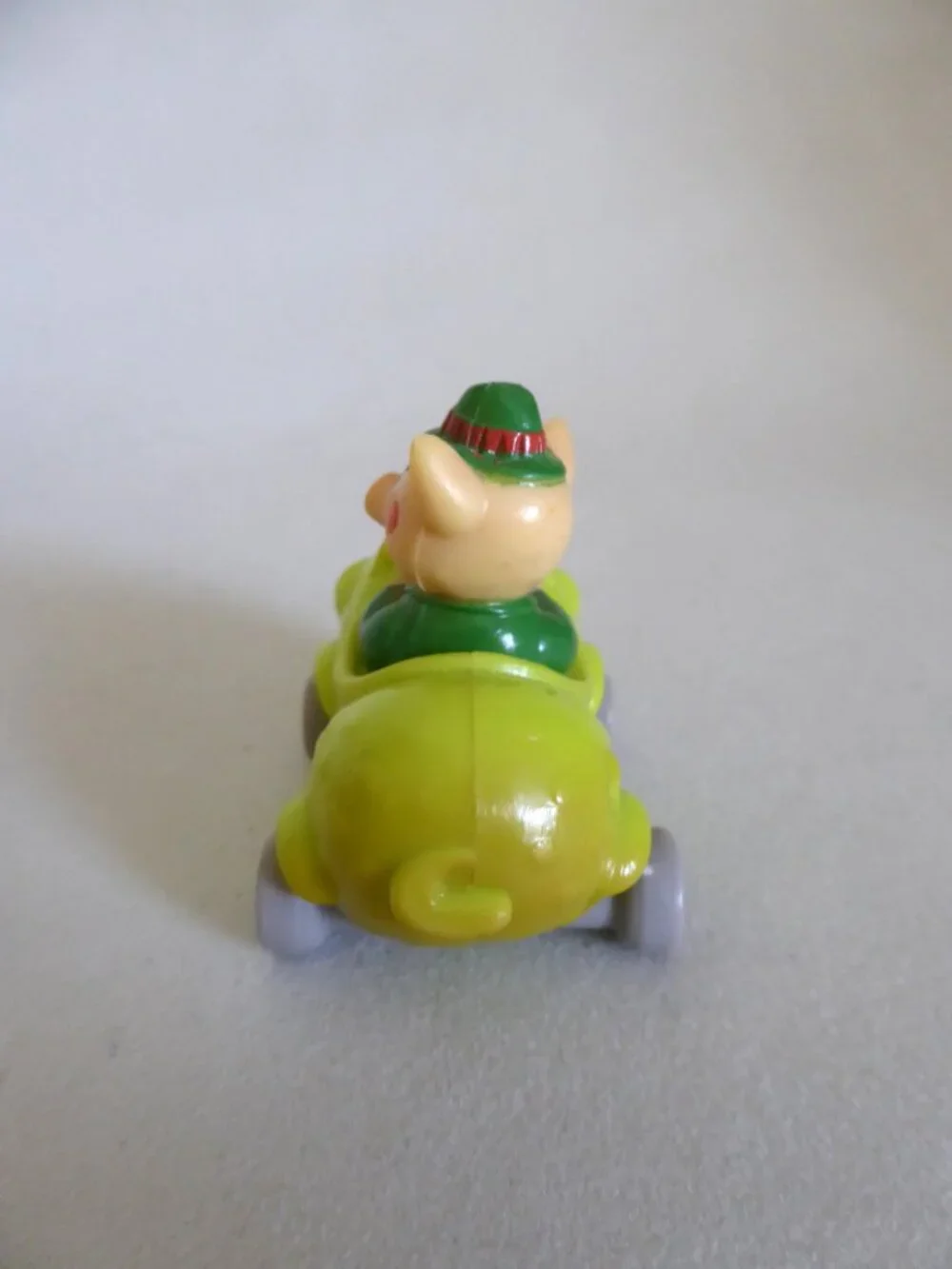 1994 McDONALDS HAPPY MEAL BUSY WORLD RICHARD SCARRY MR FUMBLE PIG PICKLE TOY CAR